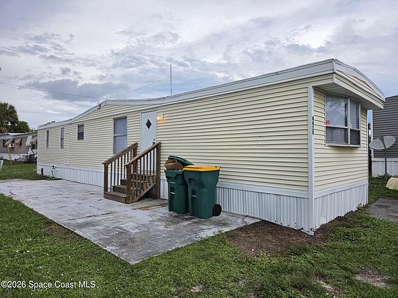 3rd image of 4439 Utica Cir