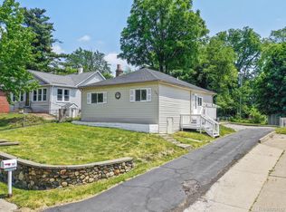 767 S Winding Dr, Waterford, MI
