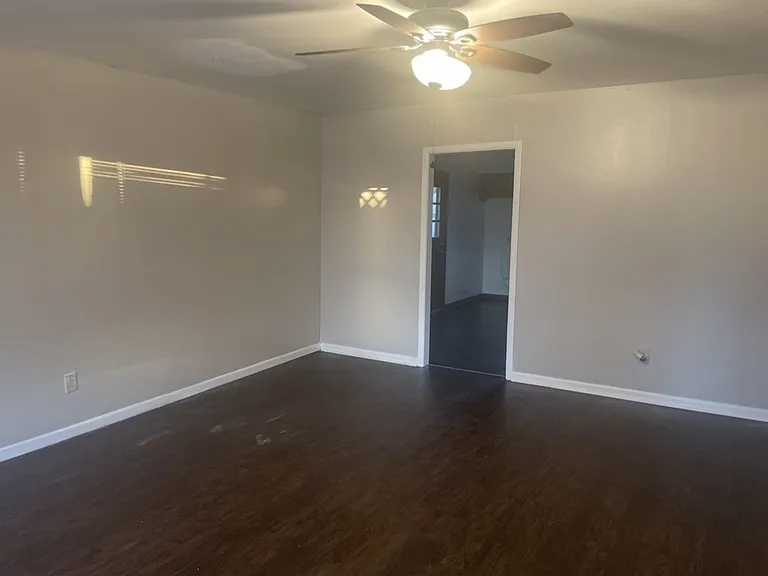1941 N Mockingbird Ln — Photo 3