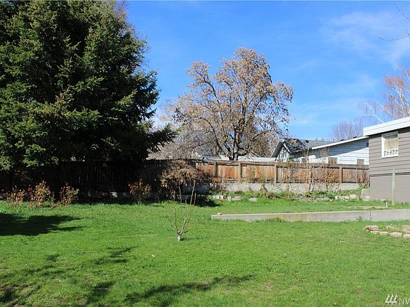 2nd image of 620 N Gale Pl