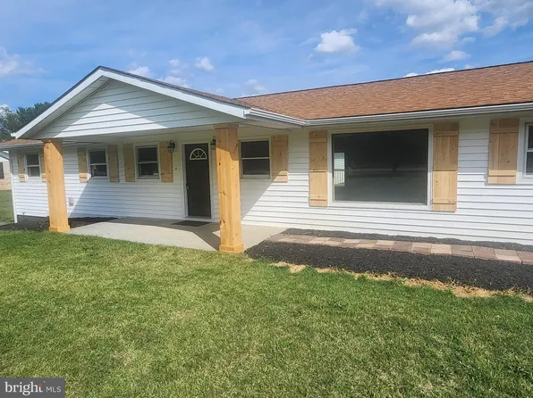 11223 Valley Rd, Berkeley Springs, WV 25411