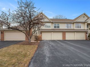 30W014 Cedar Ct, Warrenville, IL