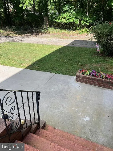 3 bed, 1.5 bath, 1836 sqft, $2,600 — Photo 2