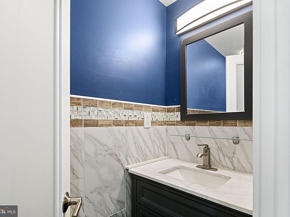 4th image of 126 Tasker St