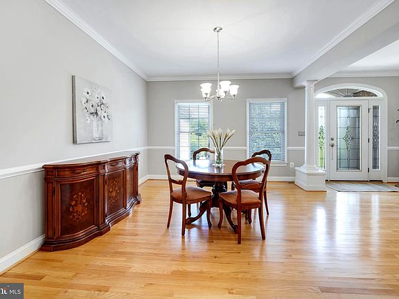 4th image of 17492 Berkshire Dr