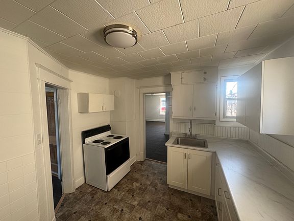 2nd image of 420 Grand Ave #1