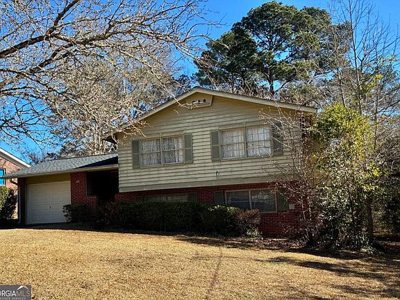 2nd image of 108 Sycamore Rd SW