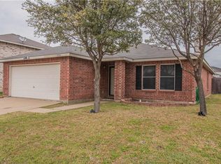5703 Swan Lake Dr, Arlington, TX 76017