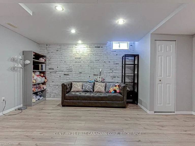 91 Meadowridge Rd — Photo 21