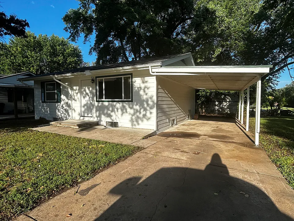 421 N Olive Ave