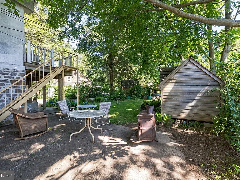 800 E Cathedral Rd #2 — Photo 27