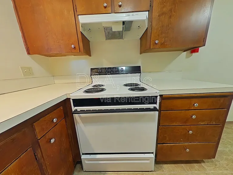 803 SW 8th St #7 — Photo 6