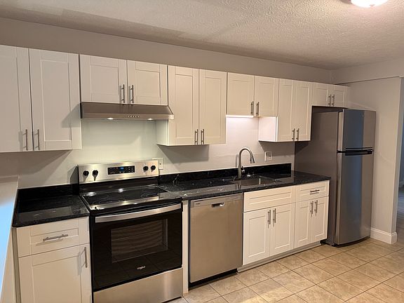 2nd image of 2 Briarwood Dr #1