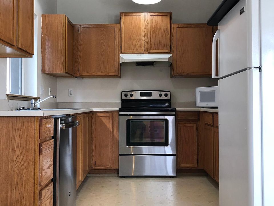 1st image of 721 24th Ave #201
