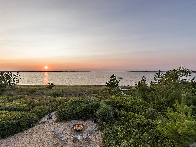 20 Napeague Harbor Rd — Photo 21