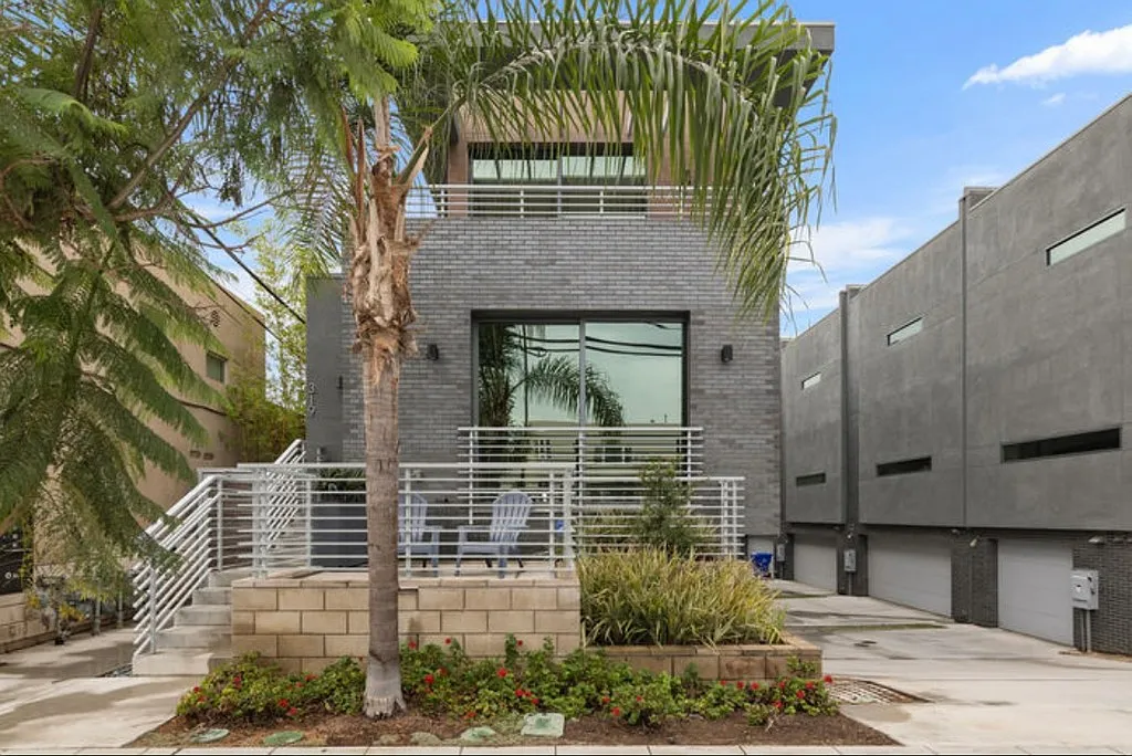 1 bed, 2.0 bath, $5,500 — Photo 2