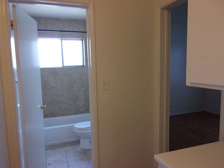 1233 1235 29th Street 2903 St #2906-A — Photo 11