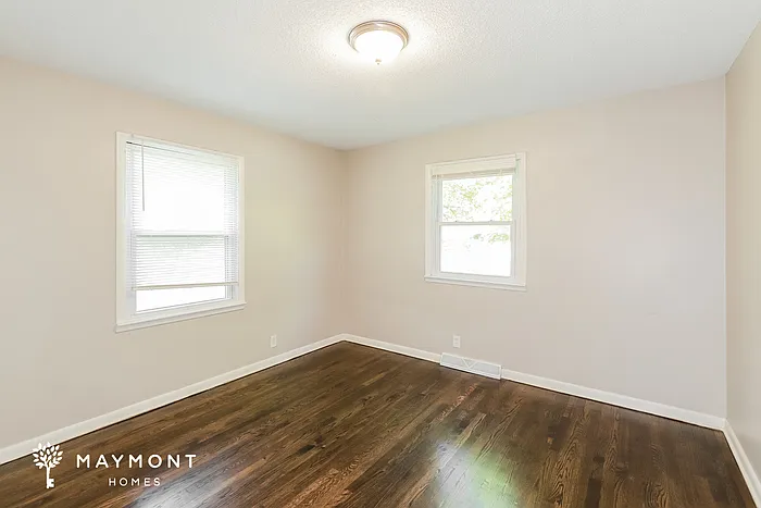 1144 Quincy St — Photo 9