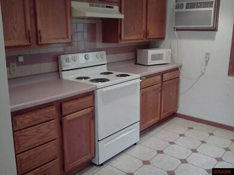 419 Mallory St N #2 — Photo 1