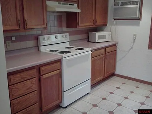 419 Mallory St N #2 Photo 1