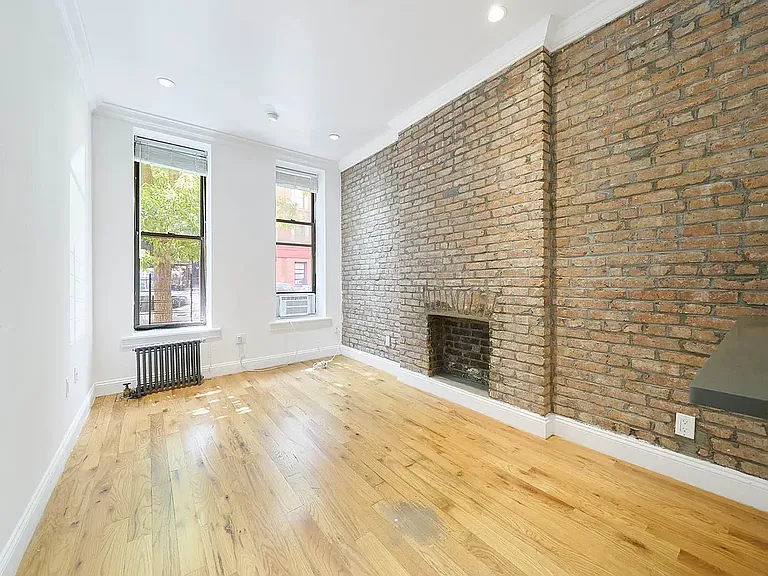 319 E 78th St #1A — Photo 2