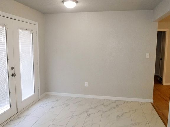 3rd image of 2609 SW 80th St