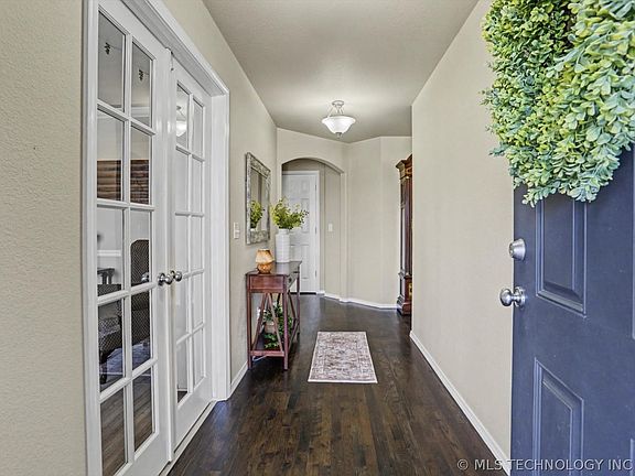 3rd image of 909 S Desert Palm Ave
