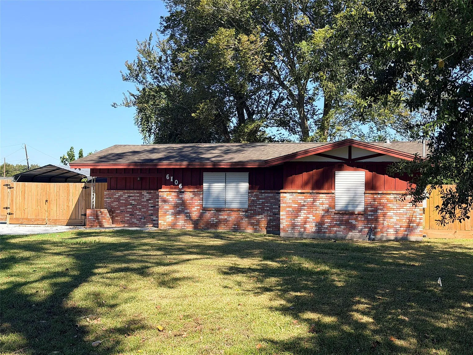 3 bed, 1.5 bath, 994 sqft, $1,425 — Photo 2
