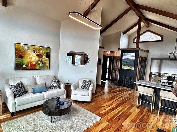 4th image of 135 Club House Dr #5A