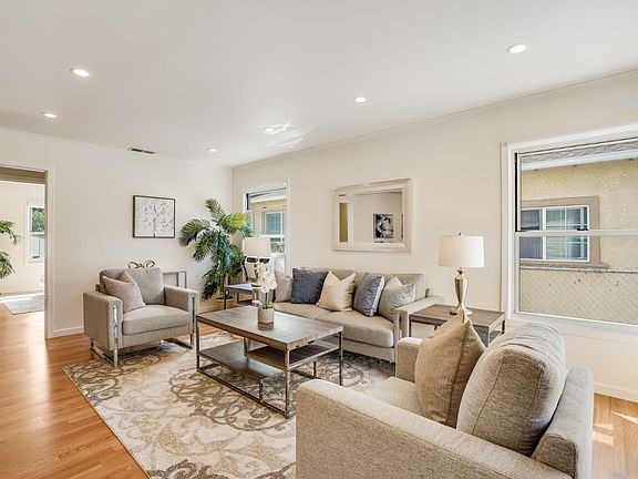 5th image of 2052 Pulgas Ave