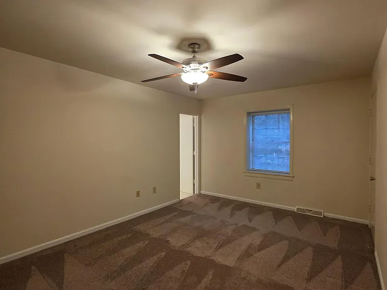 2527 Winthrop Ave SW #6 — Photo 6