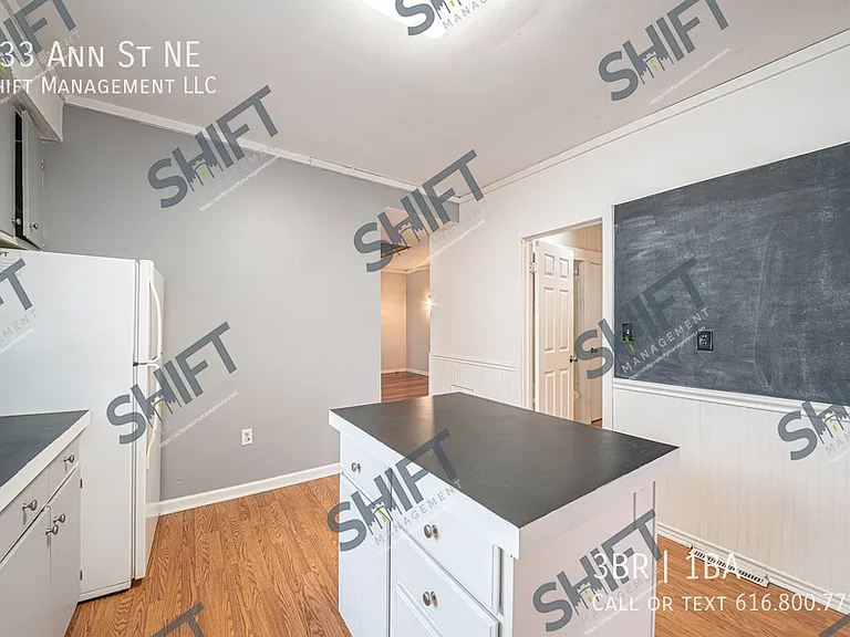 233 Ann St NE — Photo 7
