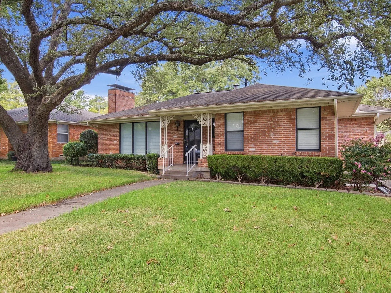2 bed, 2.0 bath, 1373 sqft, $3,500 — Photo 3