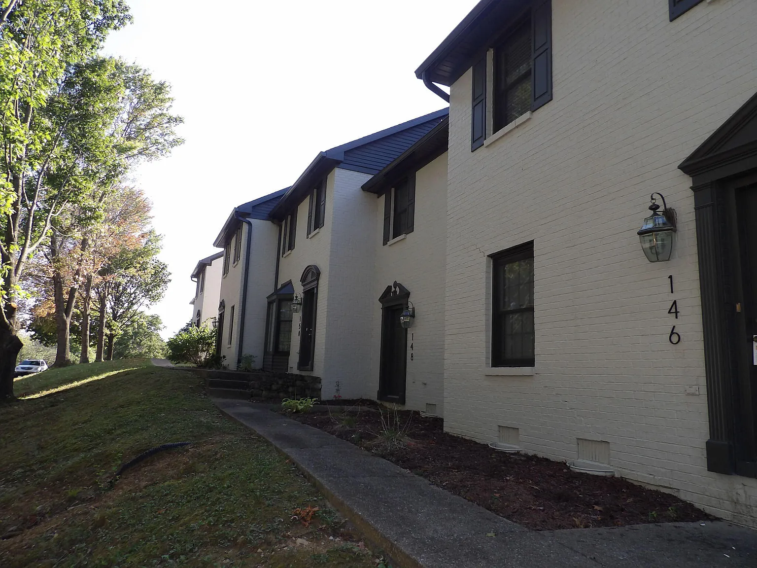 2 bed, 2.0 bath, 1500 sqft, $1,600 — Photo 2