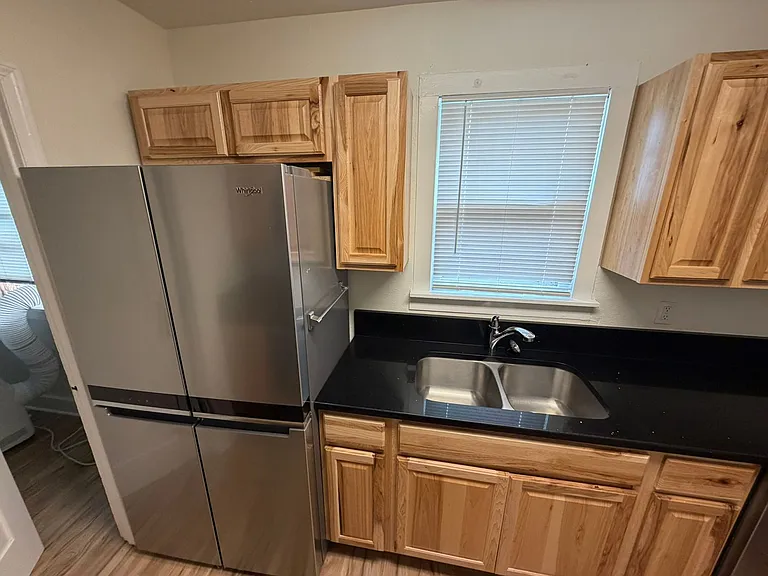 318 Washington St SW — Photo 10