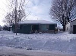 712 2nd St SE, Waseca, MN 56093