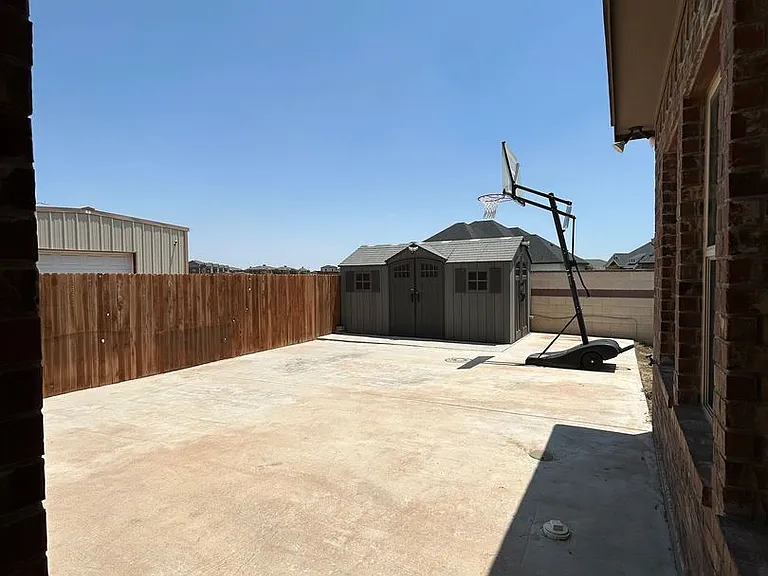 3900 Roma St — Photo 21