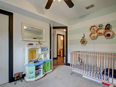 1502 Newton St — Photo 7