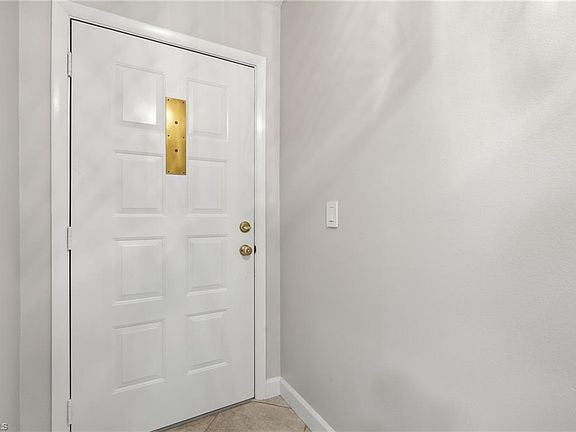 4th image of 1706 Kings Lake BLVD #203