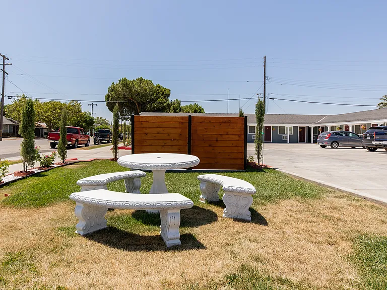 251 S Tehama St #14 — Photo 18