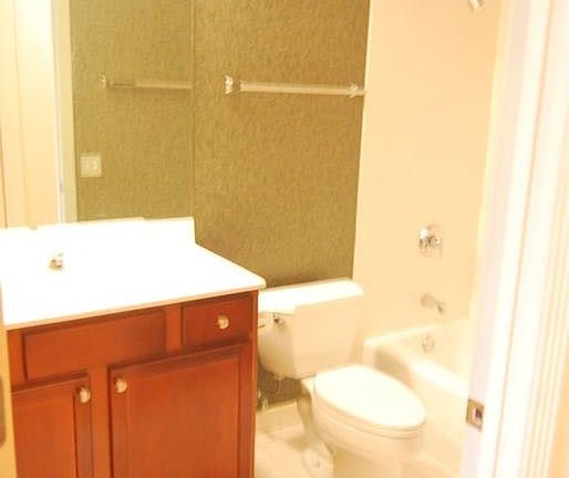 5th image of 550 W Fulton St #4OH5