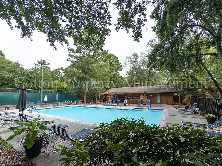 2030 Albert Cir — Photo 32