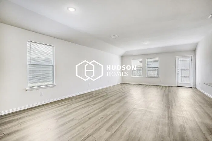 4 bed, 2.0 bath, 1788 sqft, $1,615 — Photo 3
