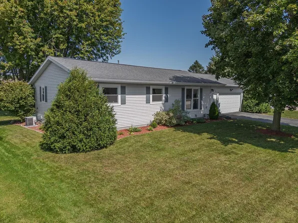 1550 Locust Ln, Prairie Du Sac, WI 53578