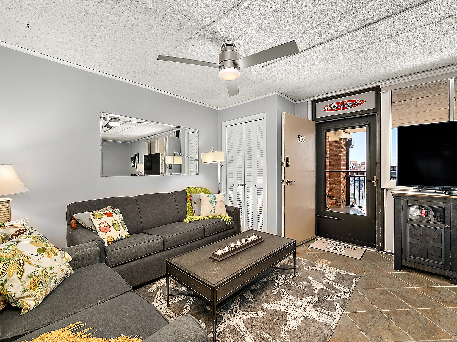 2 bed, 882 sqft, $2,400 — Photo 3