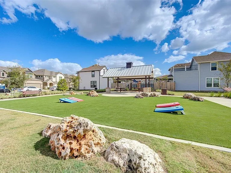 3420 Avondale View Dr — Photo 3