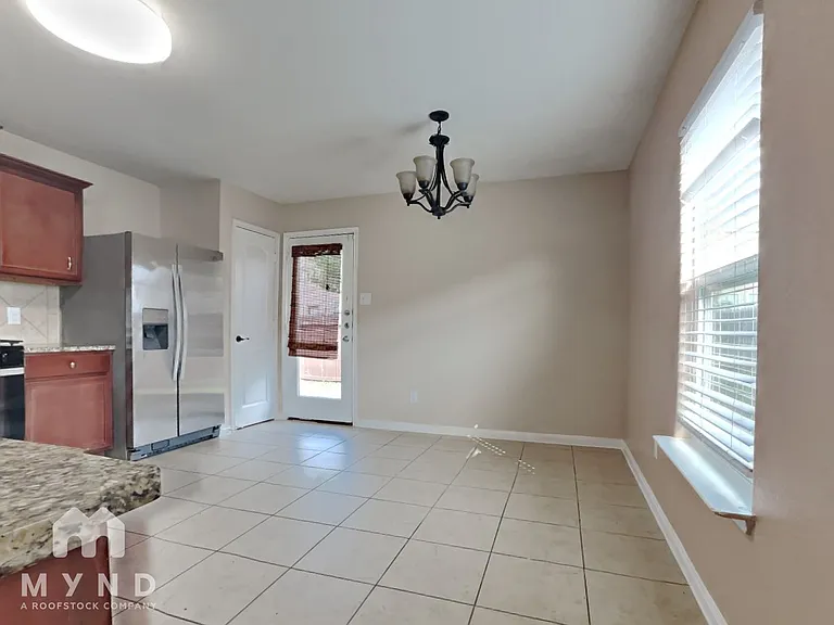 1680 Amy Dr — Photo 7