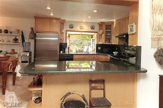 5th image of 517 Moondance St