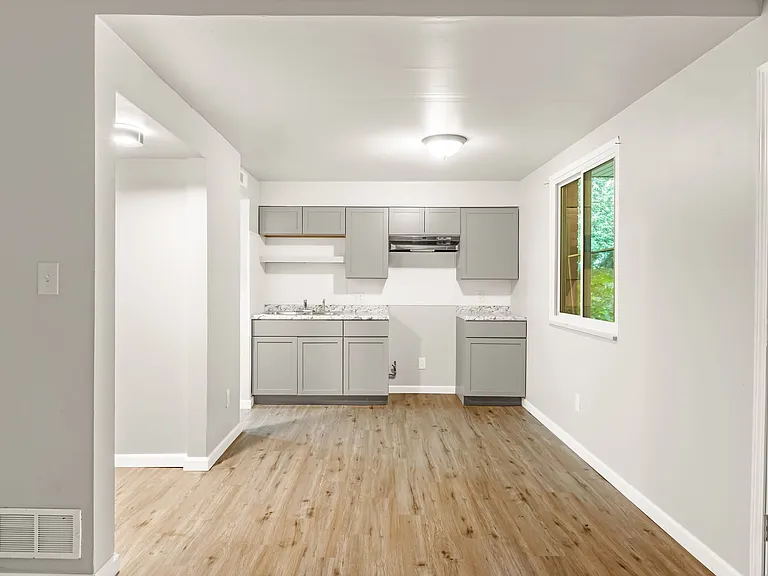 167 Seiberling St #1 — Photo 8