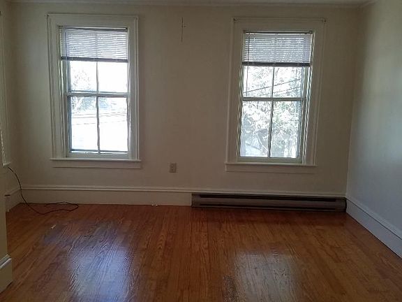 4th image of 39 Taylor St #8